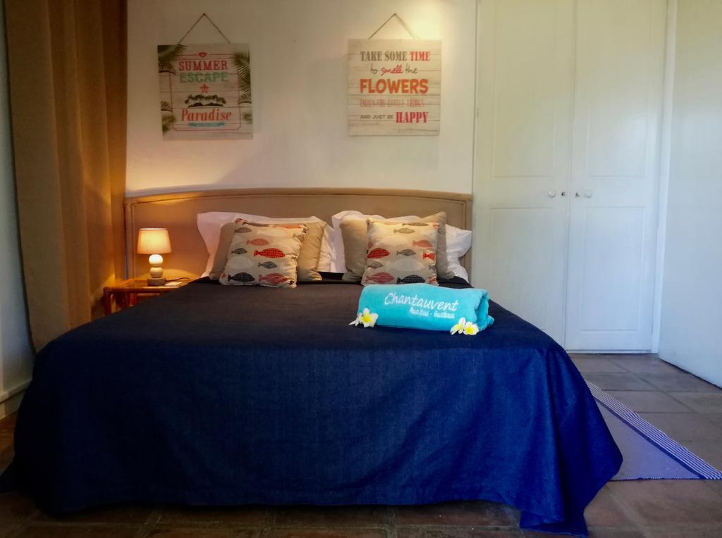 Chantauvent Guest House Blue Bay Kültér fotó